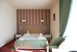 Курортные отели Diana Resort Бэиле-Еркулане Улучшенный двухместный номер Делюкс с 1 кроватью или 2 отдельными кроватями-1